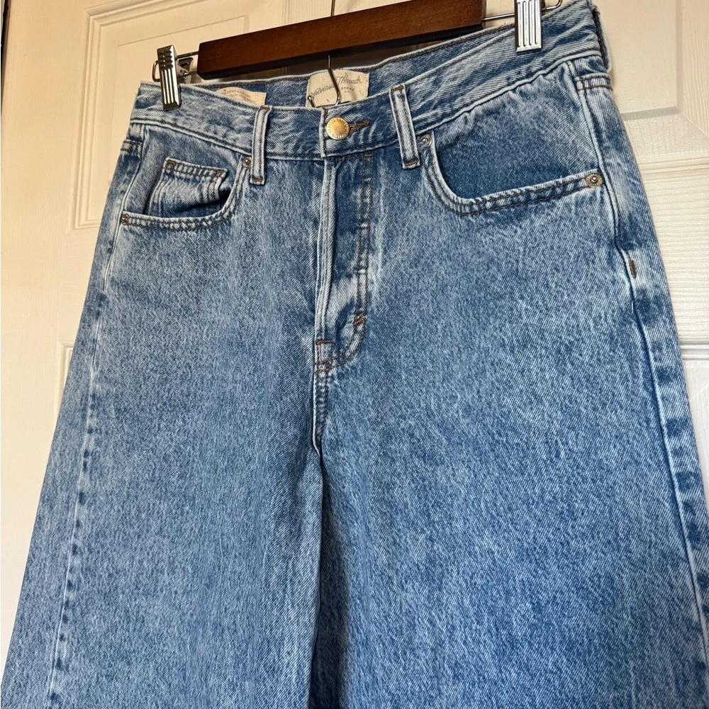 Universal Thread Mid-Rise Super Jeans Wide Leg Jeans - Picture 4 of 10